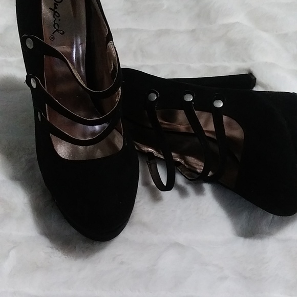 Women's Qupid size 7 platform heels black - Picture 2 of 4